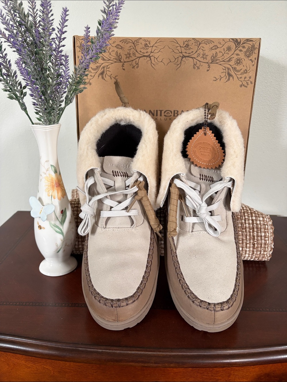 Manitoba Women's Suede Sherpa-Lined Ankle Bootie in Beige and Brown 10